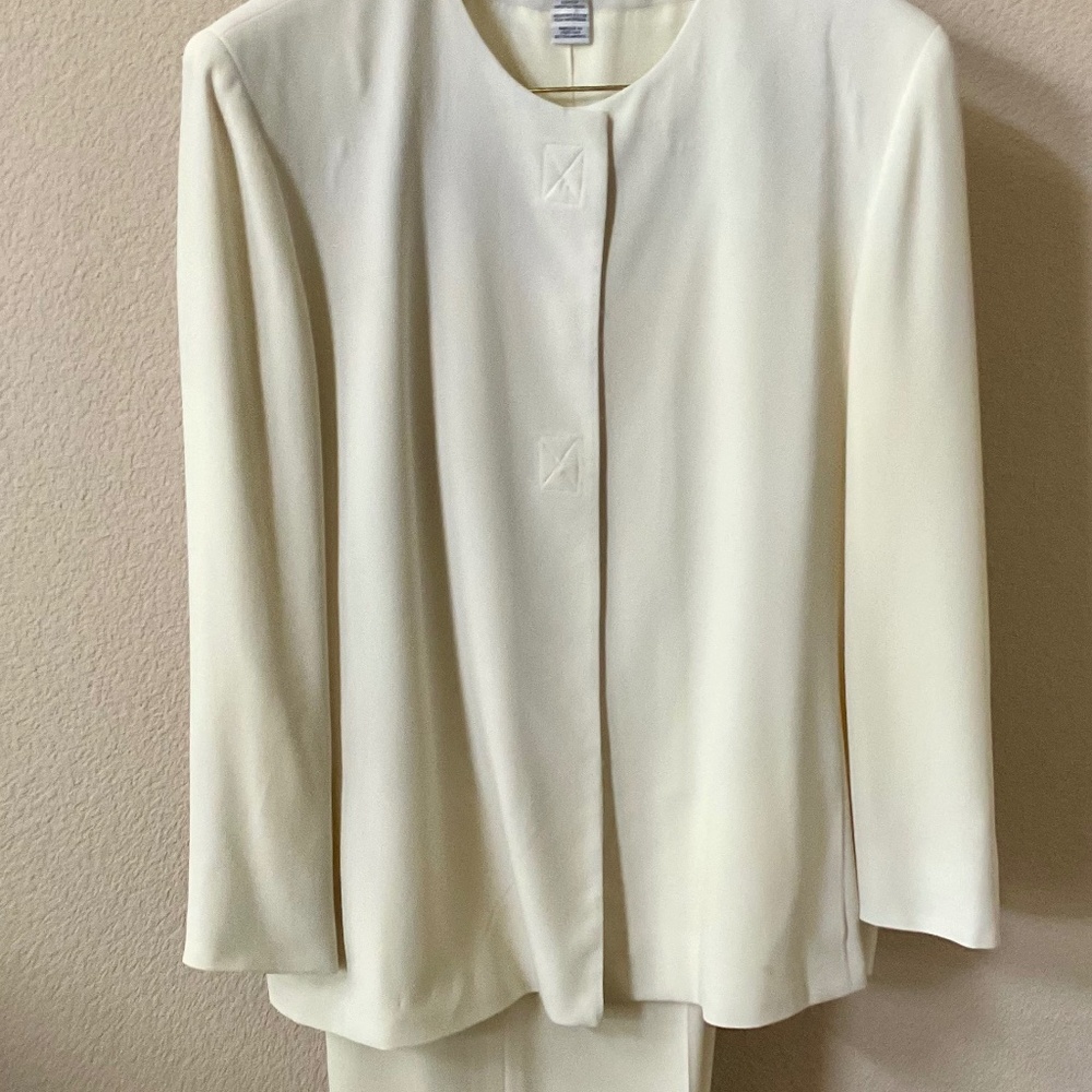Women’s pantsuit